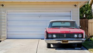 4 Common Garage Door Problems - garagedoor2-300x171